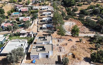 Bodrum Yalıçiftlik' te Satılık Havuzlu Müstakil Villa