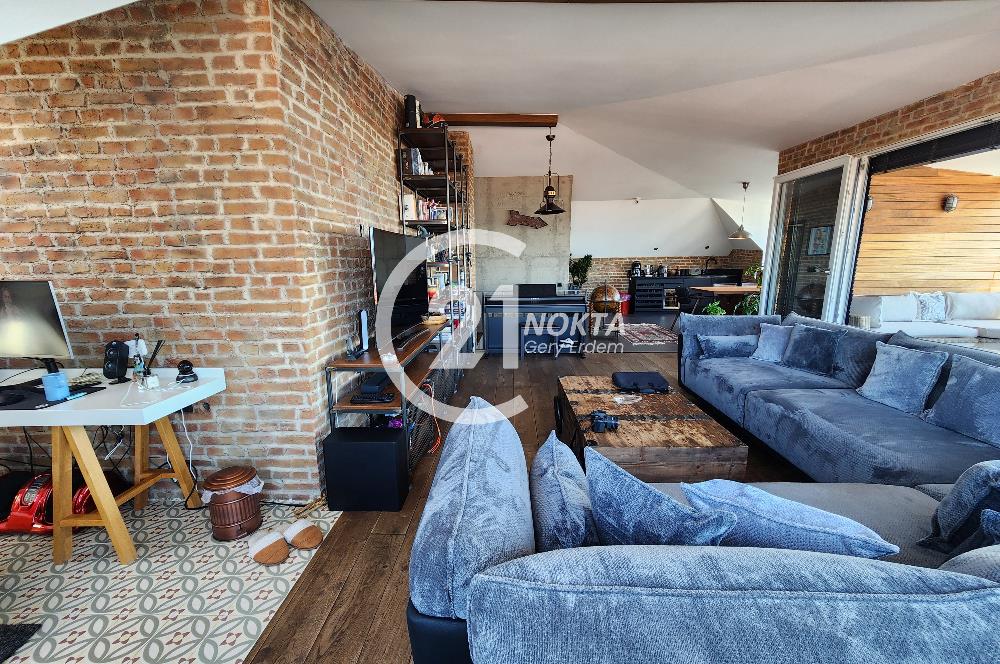 CADDEBOSTAN SAHİLDE DENİZ MANZARALI TERASLI 230 m2 DUBLEX