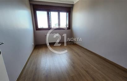 SUADİYE MİNİBÜS CADDESİNDE METROYA YAKIN TERASLI 7+2 380 m2 DBLX