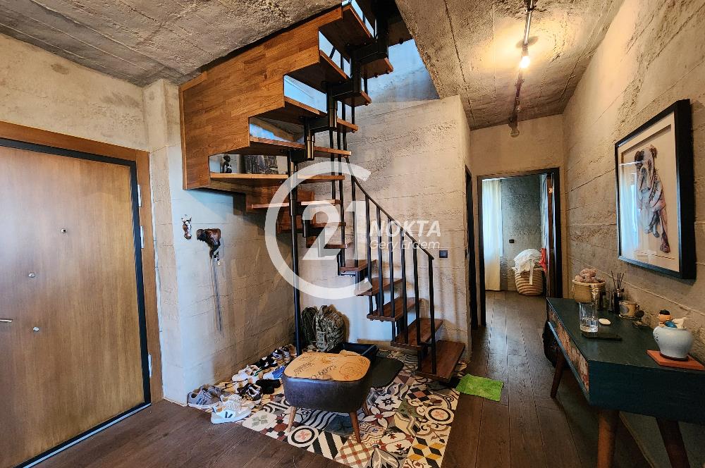 CADDEBOSTAN SAHİLDE DENİZ MANZARALI TERASLI 230 m2 DUBLEX