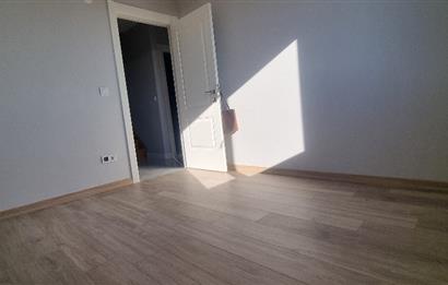 Maltepe Küçükyalıda 3+1 Çatı Dubleksi Adalar Manzaralı!
