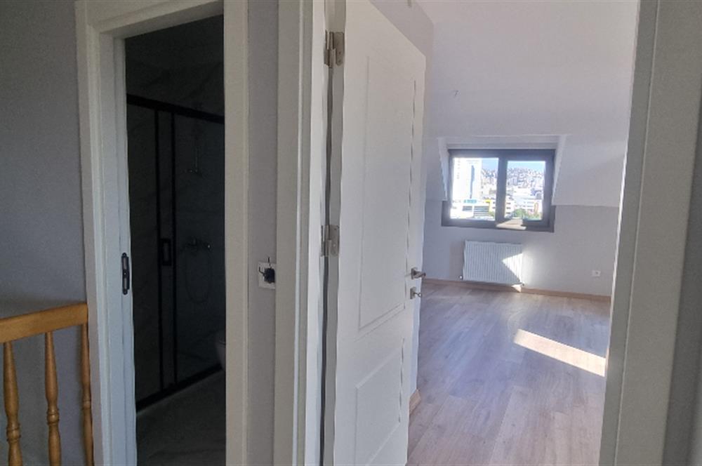 Maltepe Küçükyalıda 3+1 Çatı Dubleksi Adalar Manzaralı!