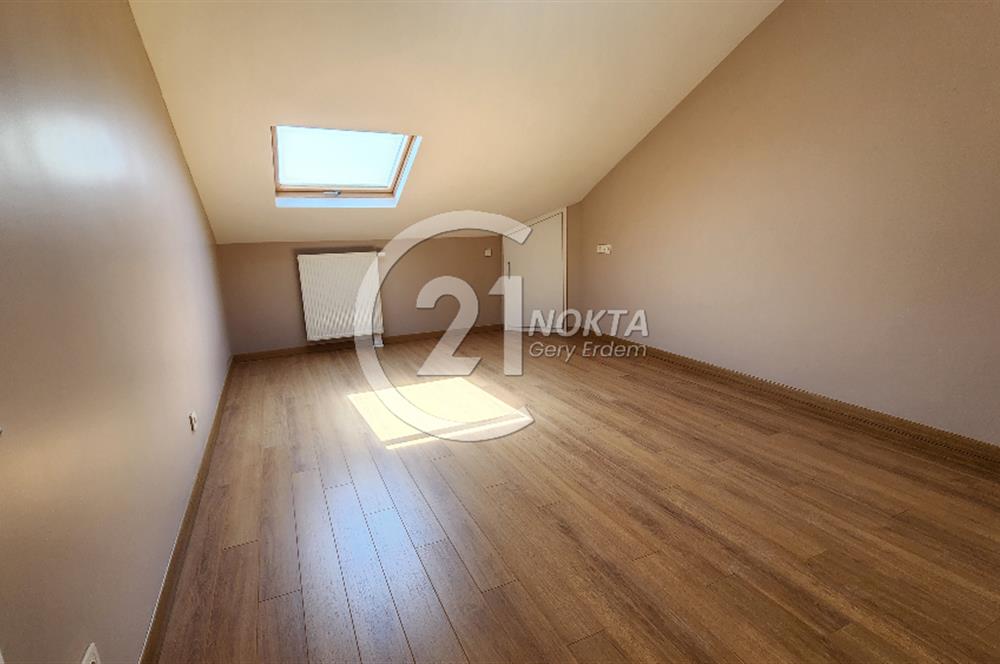 SUADİYE MİNİBÜS CADDESİNDE METROYA YAKIN TERASLI 7+2 380 m2 DBLX