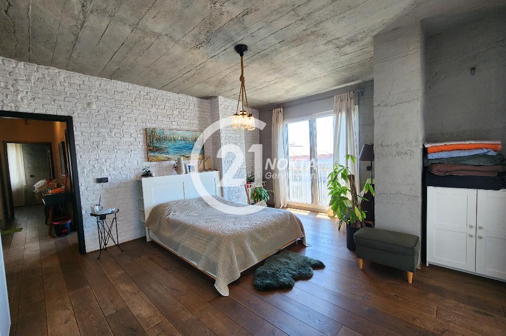CADDEBOSTAN SAHİLDE DENİZ MANZARALI TERASLI 230 m2 DUBLEX