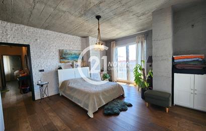 CADDEBOSTAN SAHİLDE DENİZ MANZARALI TERASLI 230 m2 DUBLEX