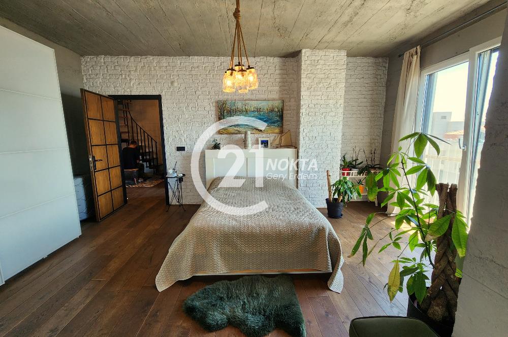 CADDEBOSTAN SAHİLDE DENİZ MANZARALI TERASLI 230 m2 DUBLEX
