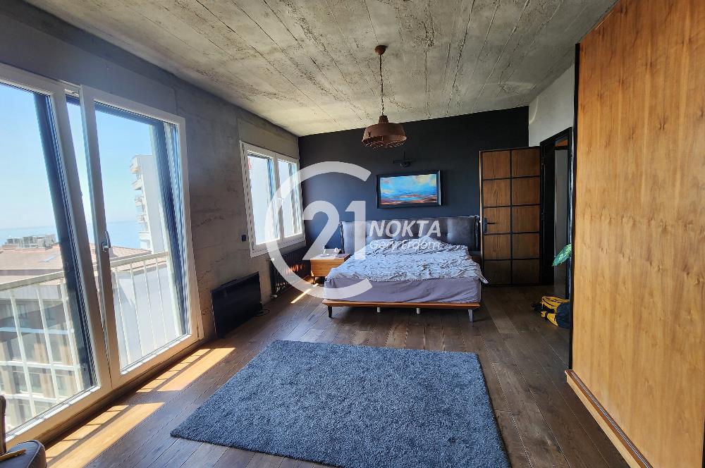 CADDEBOSTAN SAHİLDE DENİZ MANZARALI TERASLI 230 m2 DUBLEX