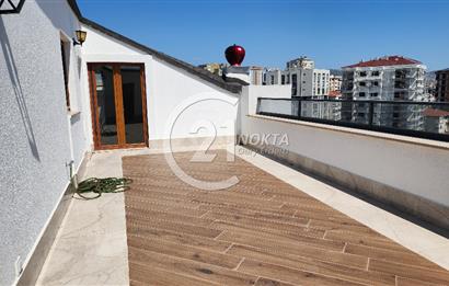 SUADİYE MİNİBÜS CADDESİNDE METROYA YAKIN TERASLI 7+2 380 m2 DBLX
