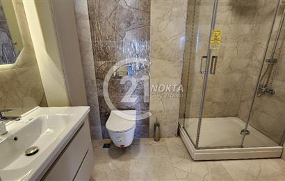 SUADİYE MİNİBÜS CADDESİNDE METROYA YAKIN TERASLI 7+2 380 m2 DBLX