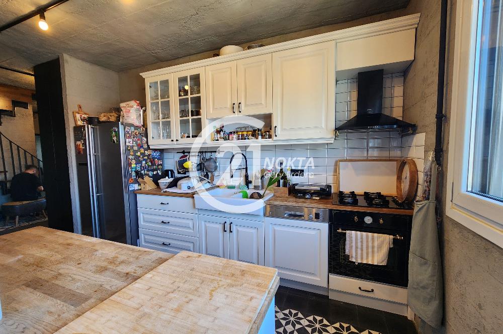CADDEBOSTAN SAHİLDE DENİZ MANZARALI TERASLI 230 m2 DUBLEX
