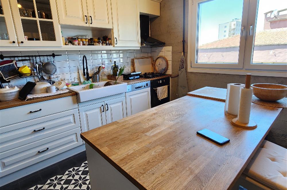 CADDEBOSTAN SAHİLDE DENİZ MANZARALI TERASLI 230 m2 DUBLEX