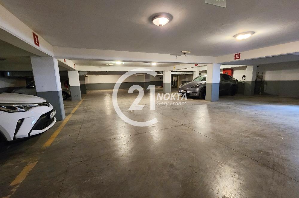 CADDEBOSTAN SAHİLDE DENİZ MANZARALI TERASLI 230 m2 DUBLEX