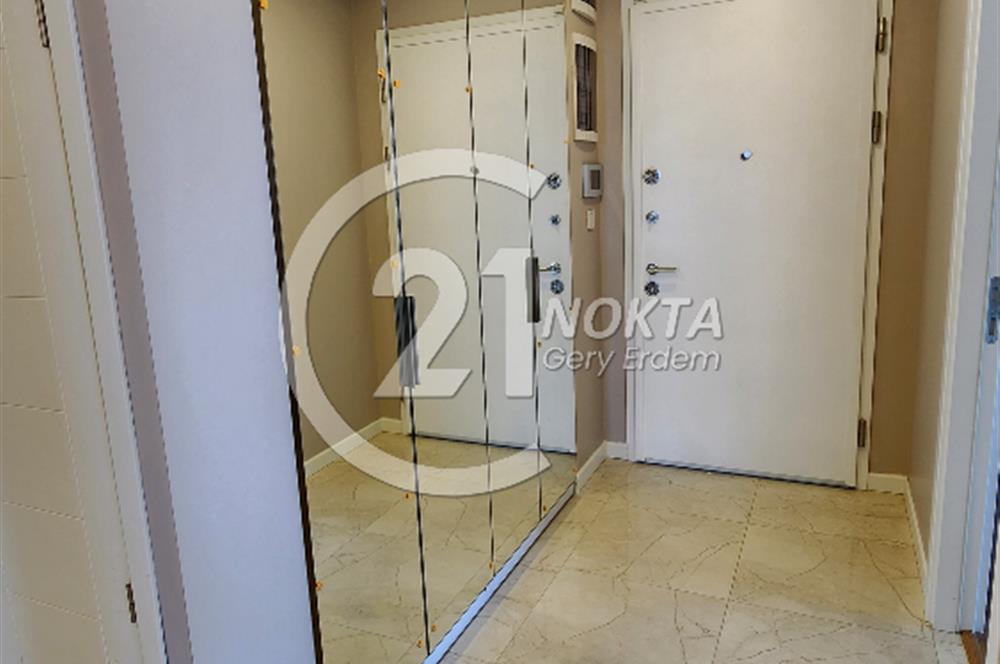 SUADİYE MİNİBÜS CADDESİNDE METROYA YAKIN TERASLI 7+2 380 m2 DBLX