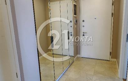 SUADİYE MİNİBÜS CADDESİNDE METROYA YAKIN TERASLI 7+2 380 m2 DBLX