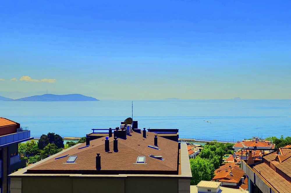 CADDEBOSTAN SAHİLDE DENİZ MANZARALI TERASLI 230 m2 DUBLEX
