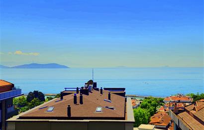 CADDEBOSTAN SAHİLDE DENİZ MANZARALI TERASLI 230 m2 DUBLEX