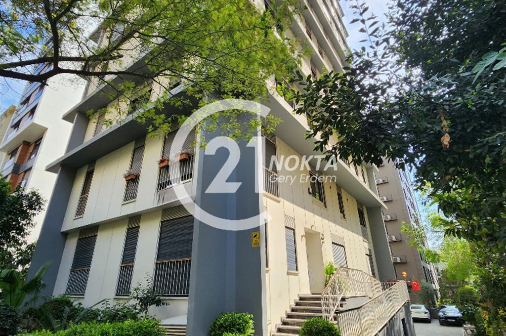 CADDEBOSTAN SAHİLDE DENİZ MANZARALI TERASLI 230 m2 DUBLEX