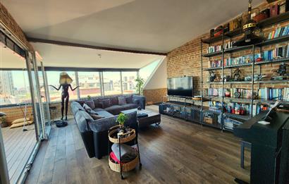 CADDEBOSTAN SAHİLDE DENİZ MANZARALI TERASLI 230 m2 DUBLEX