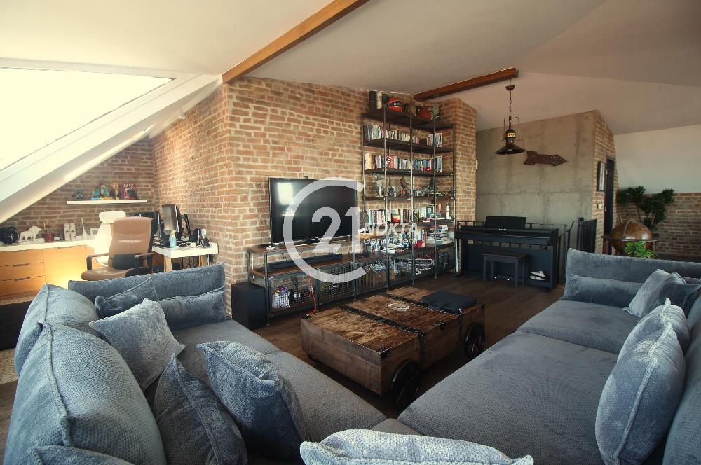 CADDEBOSTAN SAHİLDE DENİZ MANZARALI TERASLI 230 m2 DUBLEX