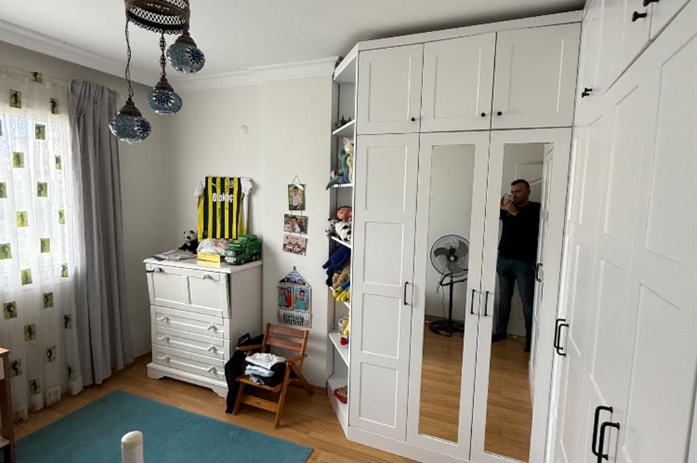 Bornova İnönü’de yenilenmiş 135 m2 3+1 ferah daire