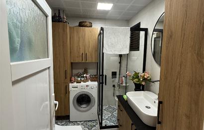 Bornova İnönü’de yenilenmiş 135 m2 3+1 ferah daire