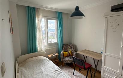 Bornova İnönü’de yenilenmiş 135 m2 3+1 ferah daire