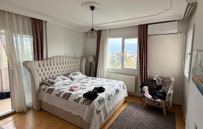 Bornova İnönü’de yenilenmiş 135 m2 3+1 ferah daire