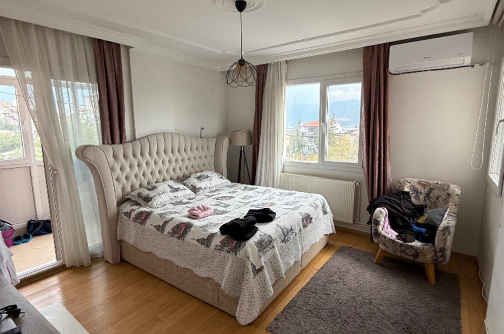 Bornova İnönü’de yenilenmiş 135 m2 3+1 ferah daire