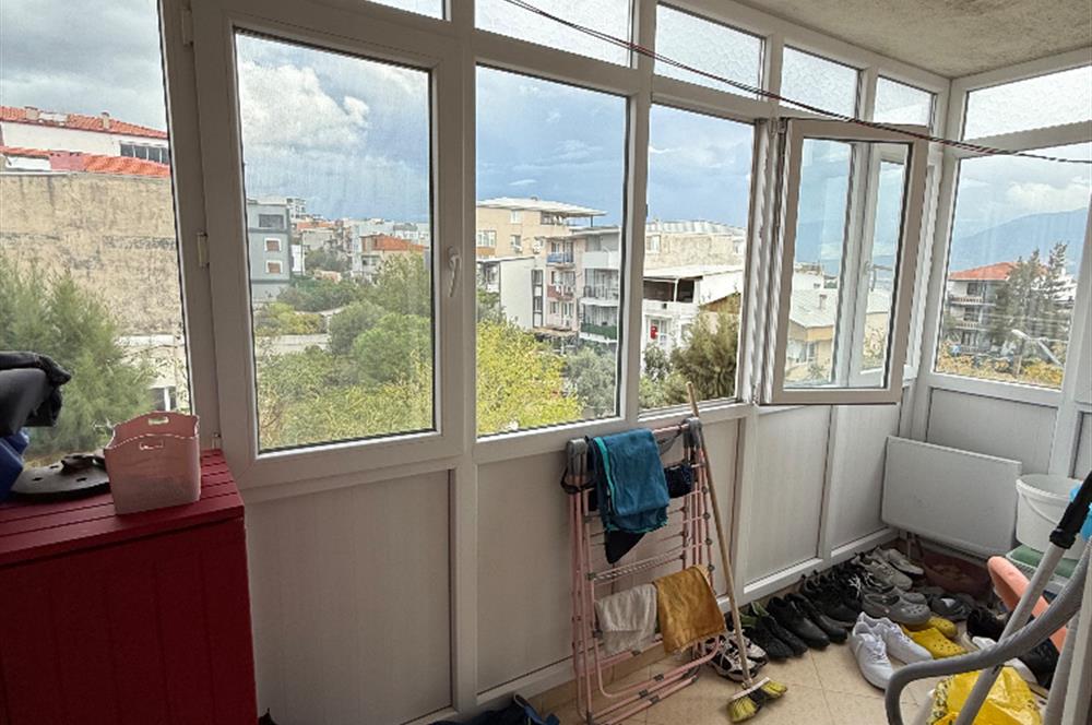Bornova İnönü’de yenilenmiş 135 m2 3+1 ferah daire