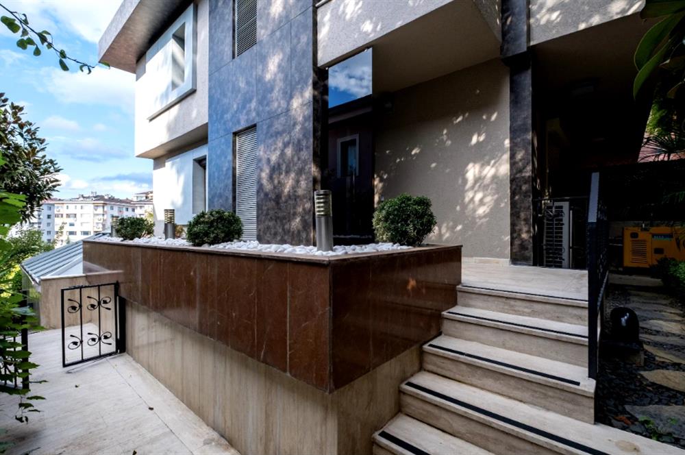 BEYKOZ GÖKSU EVLERİ 5+2 ÖZEL YAPIM BOĞAZ MANZARALI SATILIK VİLLA