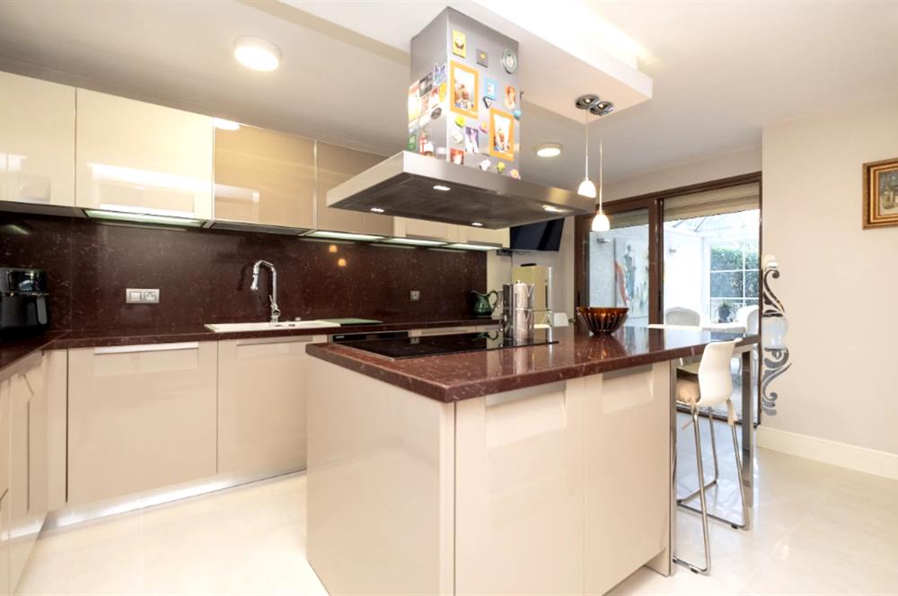 BEYKOZ GÖKSU EVLERİ 5+2 ÖZEL YAPIM BOĞAZ MANZARALI SATILIK VİLLA