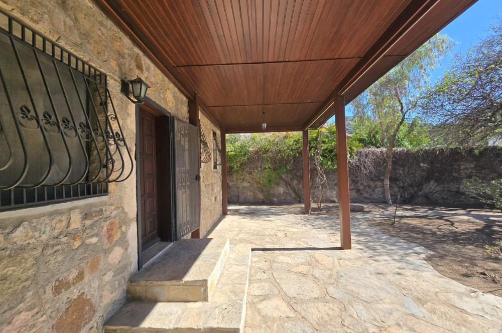 Yalıkavak Gökçebel’de 19. Yüzyıl Orjinal Taş Mimarisine Sahip Müstakil Taş Villa ve Arsası
