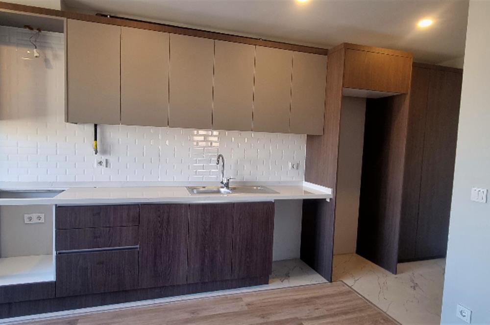 Maltepe Küçükyalıda 2+1 Ara Kat Satılık Sıfır Daire