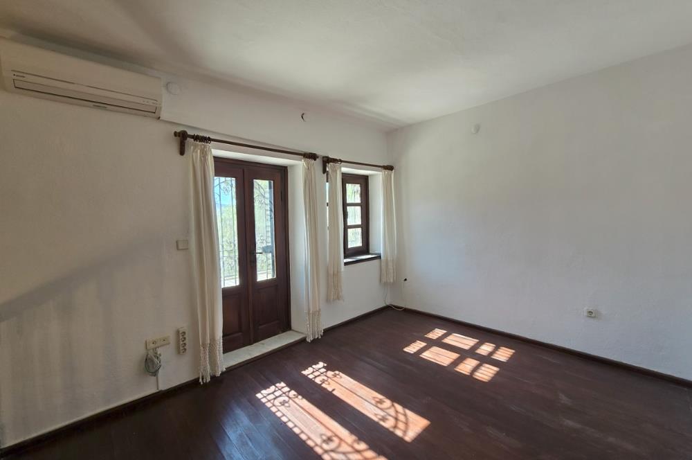 Yalıkavak Gökçebel’de 19. Yüzyıl Orjinal Taş Mimarisine Sahip Müstakil Taş Villa ve Arsası
