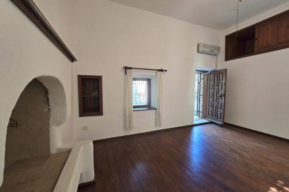 Yalıkavak Gökçebel’de 19. Yüzyıl Orjinal Taş Mimarisine Sahip Müstakil Taş Villa ve Arsası