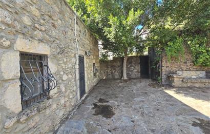 Yalıkavak Gökçebel’de 19. Yüzyıl Orjinal Taş Mimarisine Sahip Müstakil Taş Villa ve Arsası