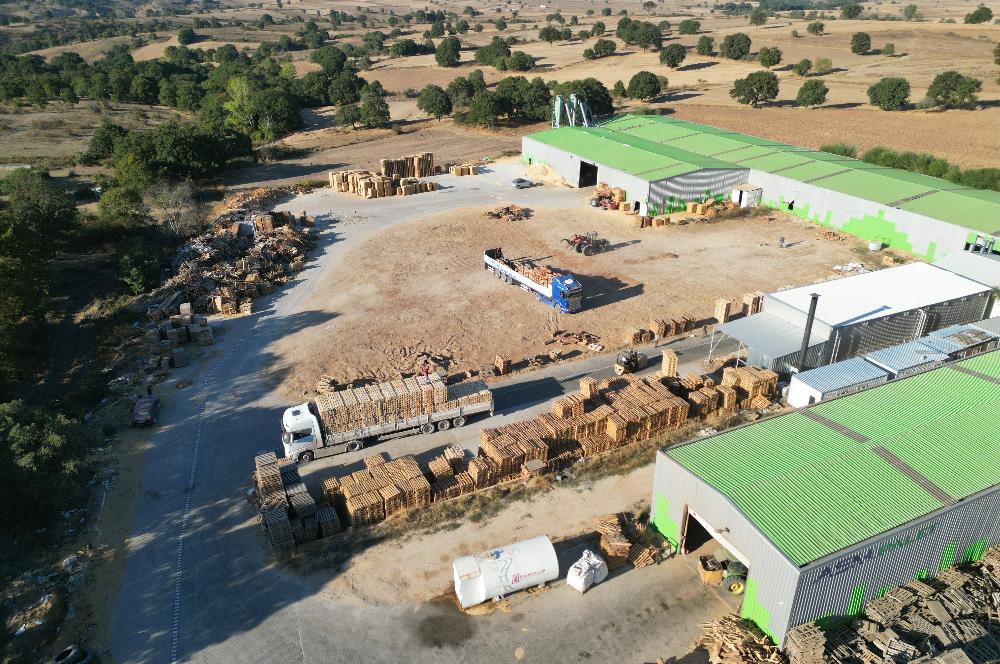 C21 BAL'DAN 21.734 M2 ARSA// 4025 m2 KAPALI ALANI OLAN SATILIK FABRİKA