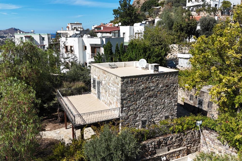 Yalıkavak Gökçebel’de 19. Yüzyıl Orjinal Taş Mimarisine Sahip Müstakil Taş Villa ve Arsası