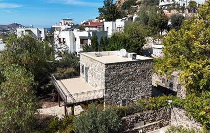 Yalıkavak Gökçebel’de 19. Yüzyıl Orjinal Taş Mimarisine Sahip Müstakil Taş Villa ve Arsası