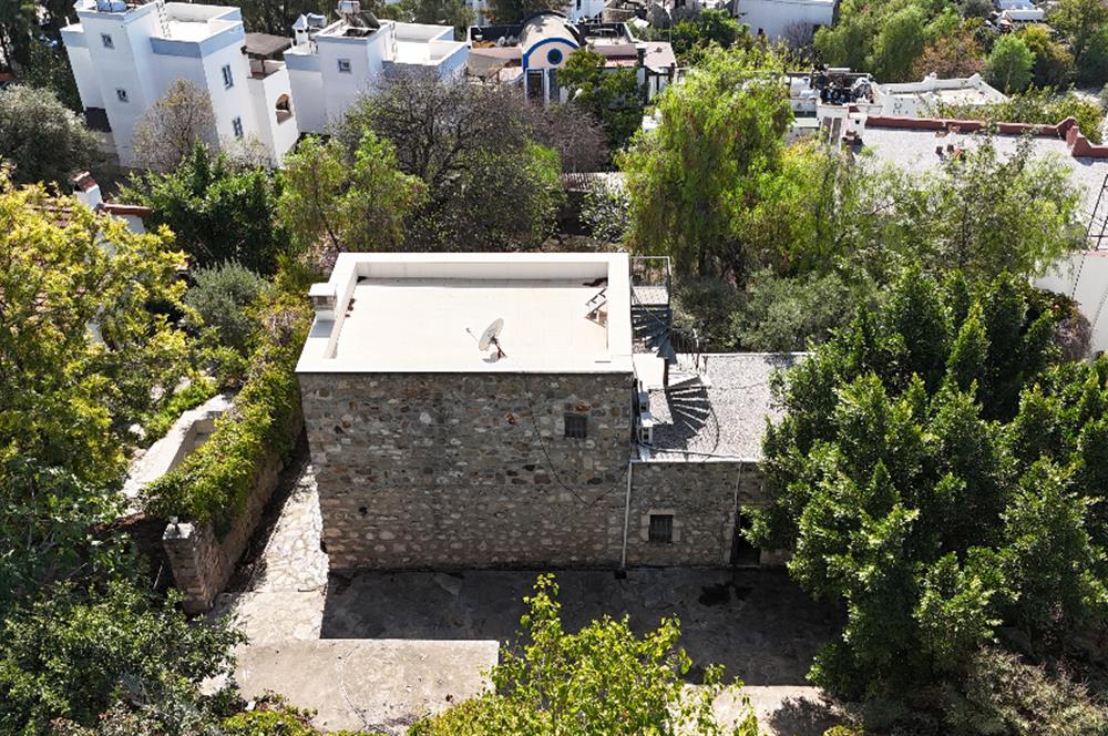 Yalıkavak Gökçebel’de 19. Yüzyıl Orjinal Taş Mimarisine Sahip Müstakil Taş Villa ve Arsası