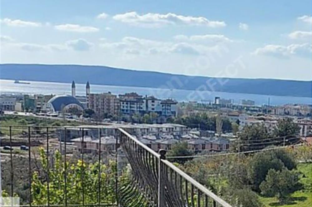 ÇANAKKALE MERKEZDE SİTE İÇİ BOĞAZ MANZARALI TRİPLEKS BOŞ VİLLA