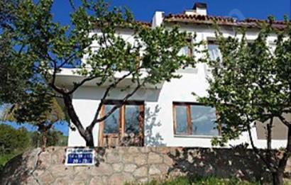 ÇANAKKALE MERKEZDE SİTE İÇİ BOĞAZ MANZARALI TRİPLEKS BOŞ VİLLA