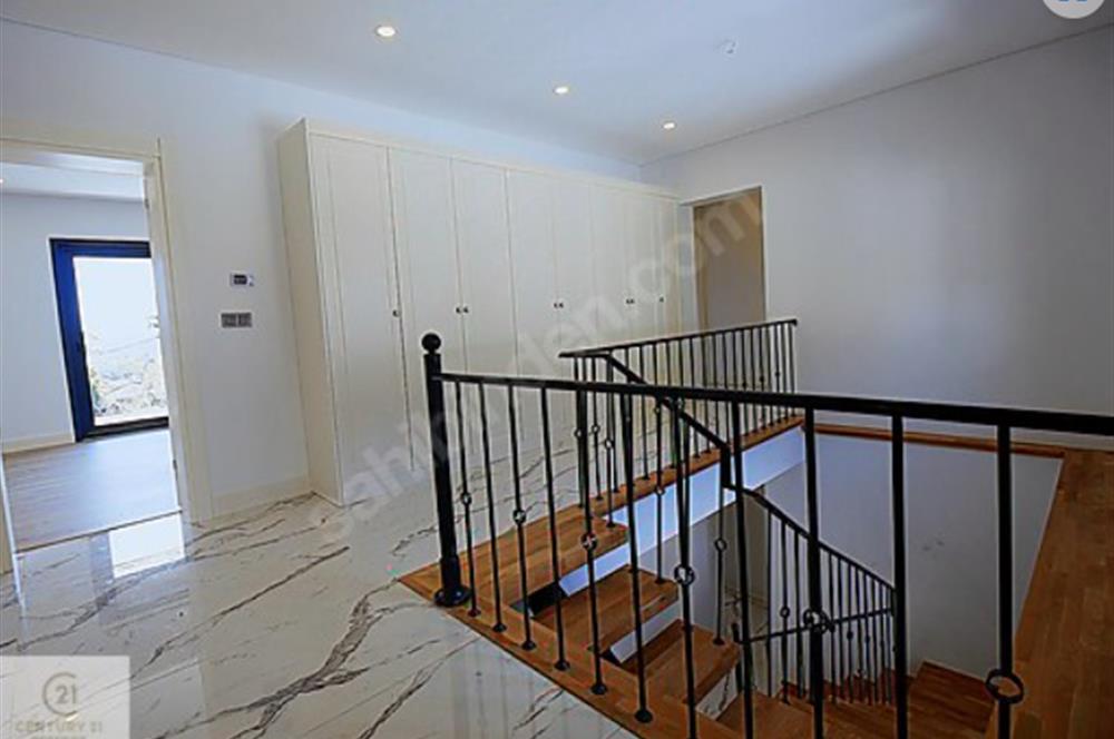 SARIYER YENİKÖY DE MÜSTAKİL 5+1 VİLLA!