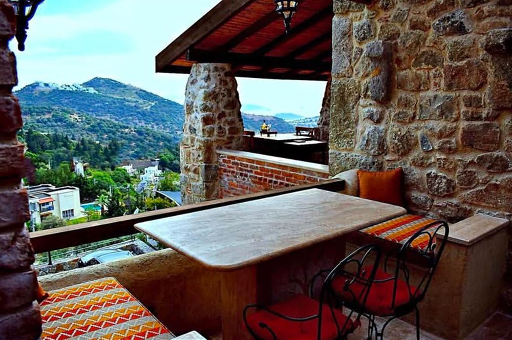 Bodrum Yalıkavak Geriş Deniz Manzaralı Satılık Orjinal Taş Villa