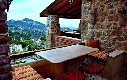 Bodrum Yalıkavak Geriş Deniz Manzaralı Satılık Orjinal Taş Villa