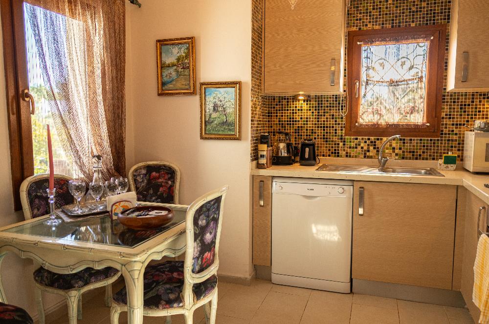 Bodrum Eskiçeşme'de Havuzlu Butik Sitede, Oasis Avm'ye ve Marketlere Yürüme Mesafesinde 2+1