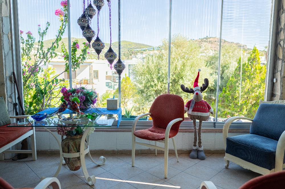 Bodrum Eskiçeşme'de Havuzlu Butik Sitede, Oasis Avm'ye ve Marketlere Yürüme Mesafesinde 2+1