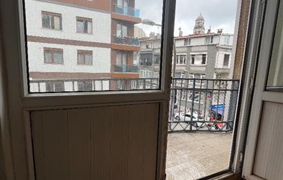 ÜSKÜDAR SELİMiYE PALAS'ta 2+1 SATILK DİRE