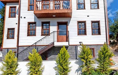 Şile Balibey'de Satılık 5+1 Tarihi Beyaz Köşk 