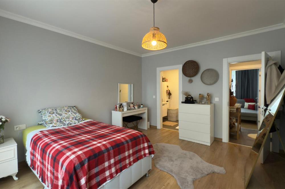 Zekeriyaköy'de Butik Sitede Dekorasyonlu Satılık İkiz villa